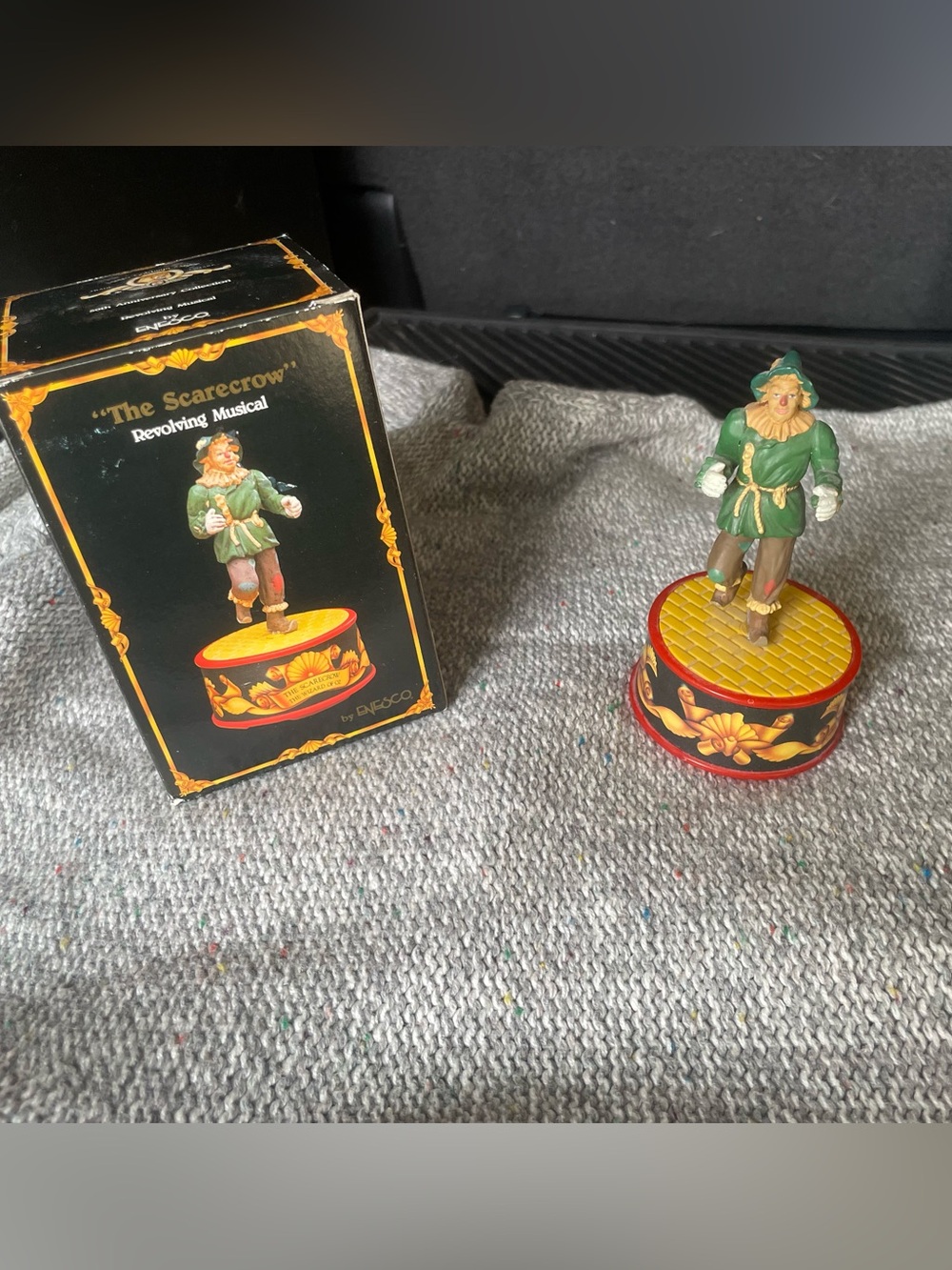 Scarecrow Enesco Music Box